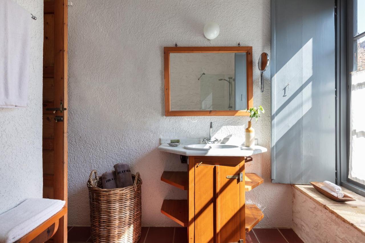 Bratsera Boutique Hotel Идра Экстерьер фото